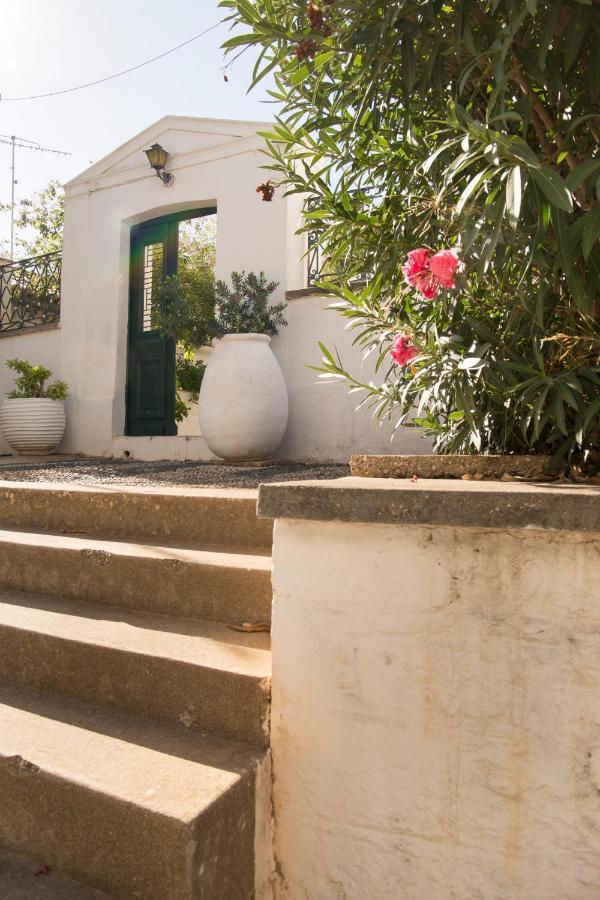 1861 Mansion Spetses Vila Exterior foto